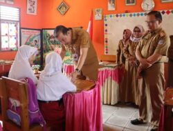 H+7 Puasa, Pj Bupati Pantau Proses Belajar Mengajar di SD H Mukti: Alhamdulillah Semua Murid Berpuasa