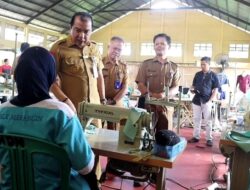 Pj Bupati Bekali Anak Putus Sekolah dengan Keterampilan Gelar Pelatihan Menjahit dan Mengelas di BLK Merangin