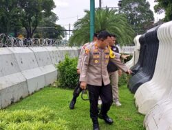 Polri dan Personil Gabungan Amankan Aksi Di DPR/MPR RI, BAWASLU dan KPU RI