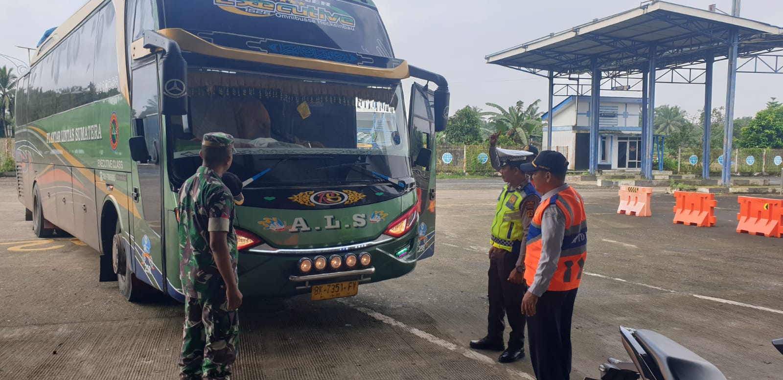 Jelang Mudik Lebaran, Sat Lantas Polres Sarolangun bersama Kementrian Ditjen Hubdat, Dishub dan TNI Lakukan Ramp Check