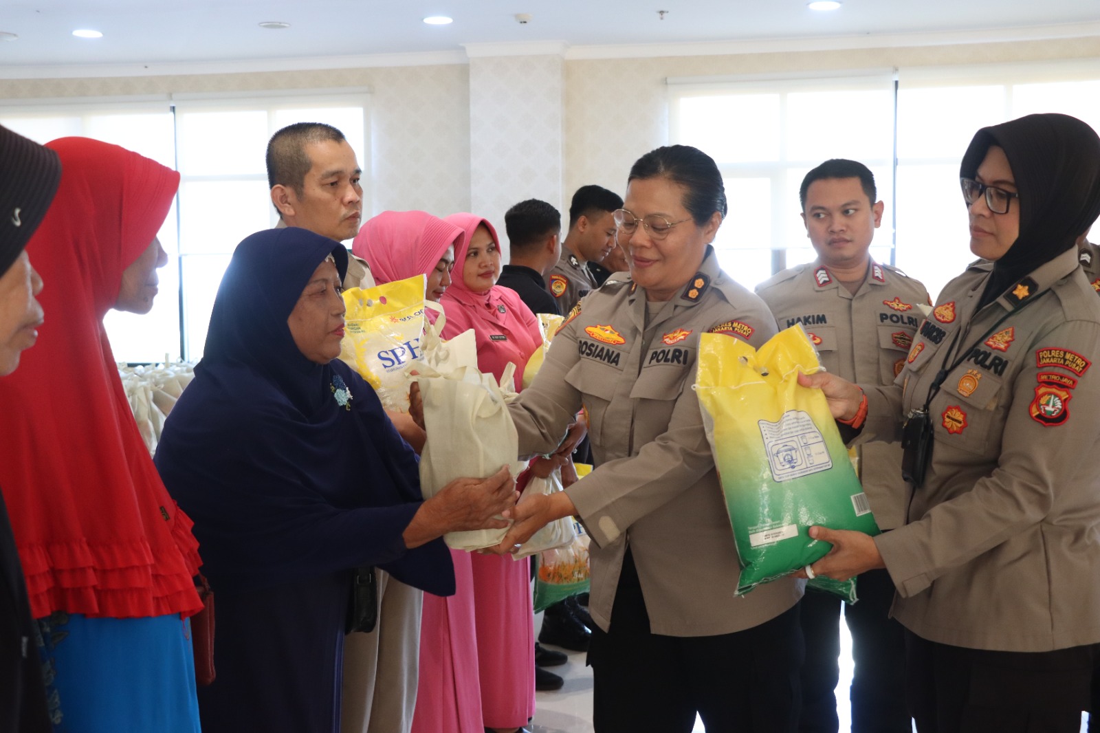 POLRES METRO JAKARTA PUSAT GELAR “BAZAR SEMBAKO MURAH RAMADHAN”