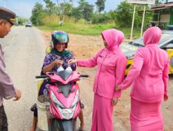 Kapolsek Pelawan Singkut sertakan himbauan kewaspadaan pada Personil saat berbagi Taqjil