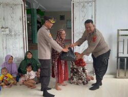 Kapolres Tebo Akbp l Wayan Arta Ariawan. SH. S. Ik. MH  Yang Diwakili Kabag Ren Kompol Cahyo Putra Lelono Memberikan Bantuan Paket Sembako