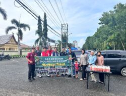 Sat-Reskrim Bagi Taqjil, Beri Senyum Ramah pada pengendara, Polwan Cantik Edukasi Kamtibmas Pada warga