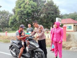 Bagi Taqjil Polsek Air Hitam dan Edukasi Masyarakat Menjaga Kamtibmas, hindari tindakan yang dapat menimbulkan gangguan Kamtibmas.