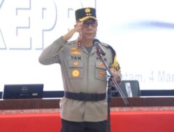 Kapolda Kepri Irjen. Pol. Drs. Yan Fitri Halimansyah, M.H., Pimpin Pencucian Pataka dan Syukuran Hari Jadi Polda Kepri Ke -19 Tahun 2024