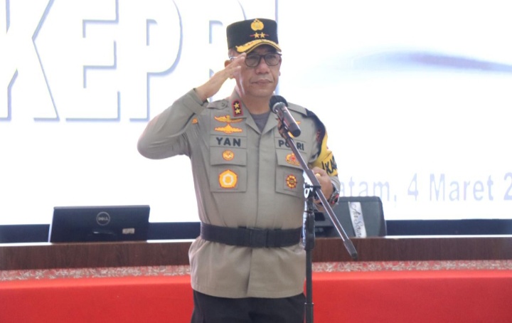 Kapolda Kepri Irjen. Pol. Drs. Yan Fitri Halimansyah, M.H., Pimpin Pencucian Pataka dan Syukuran Hari Jadi Polda Kepri Ke -19 Tahun 2024