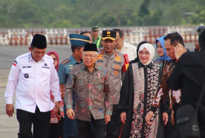 Kapolda Kepri Sambut Kedatangan Bapak Wakil Presiden RI di Kota Tanjungpinang