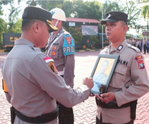 Pemecatan Oknum Polisi Brigpol AM Personel Polres Karimun DPO Kasus Penggelapan Kendaraan (Mobil) Warga di Karimun Dipecat