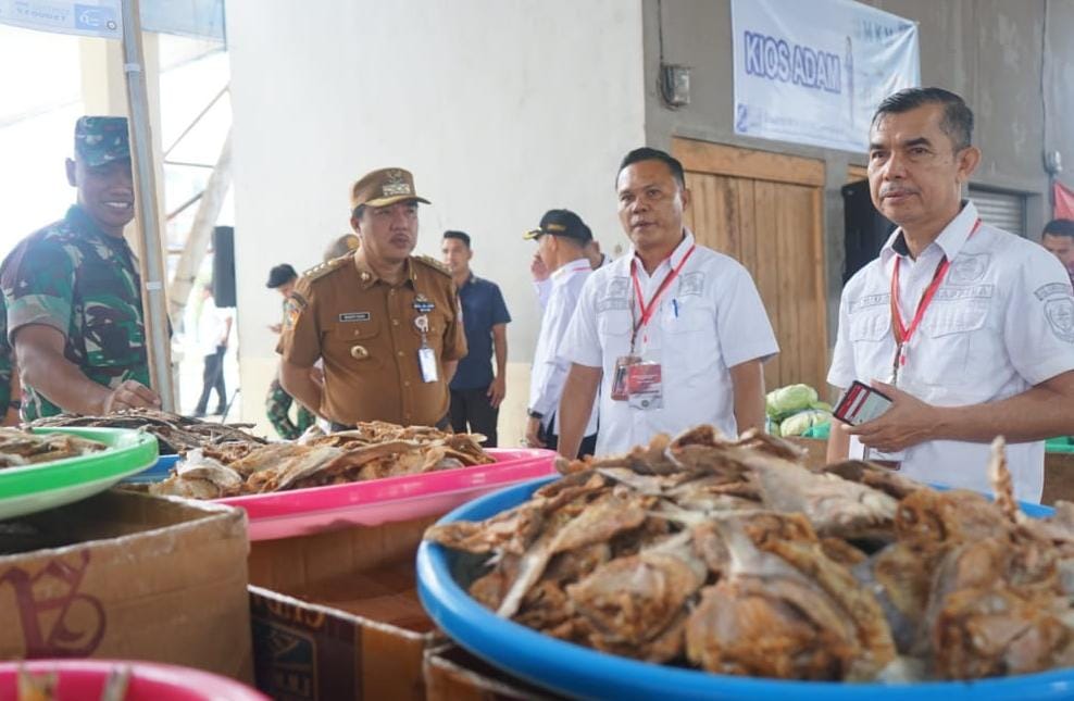 Beberapa Jam Sebelum Jokowi Tiba, Pj Bupati Kembali Pantau Pasar Rakya