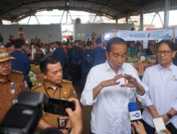 Presiden Jokowi Disambut Meriah Warga Merangin kunjungi Pasar Rakyat dan Gudang Bulog Sarko