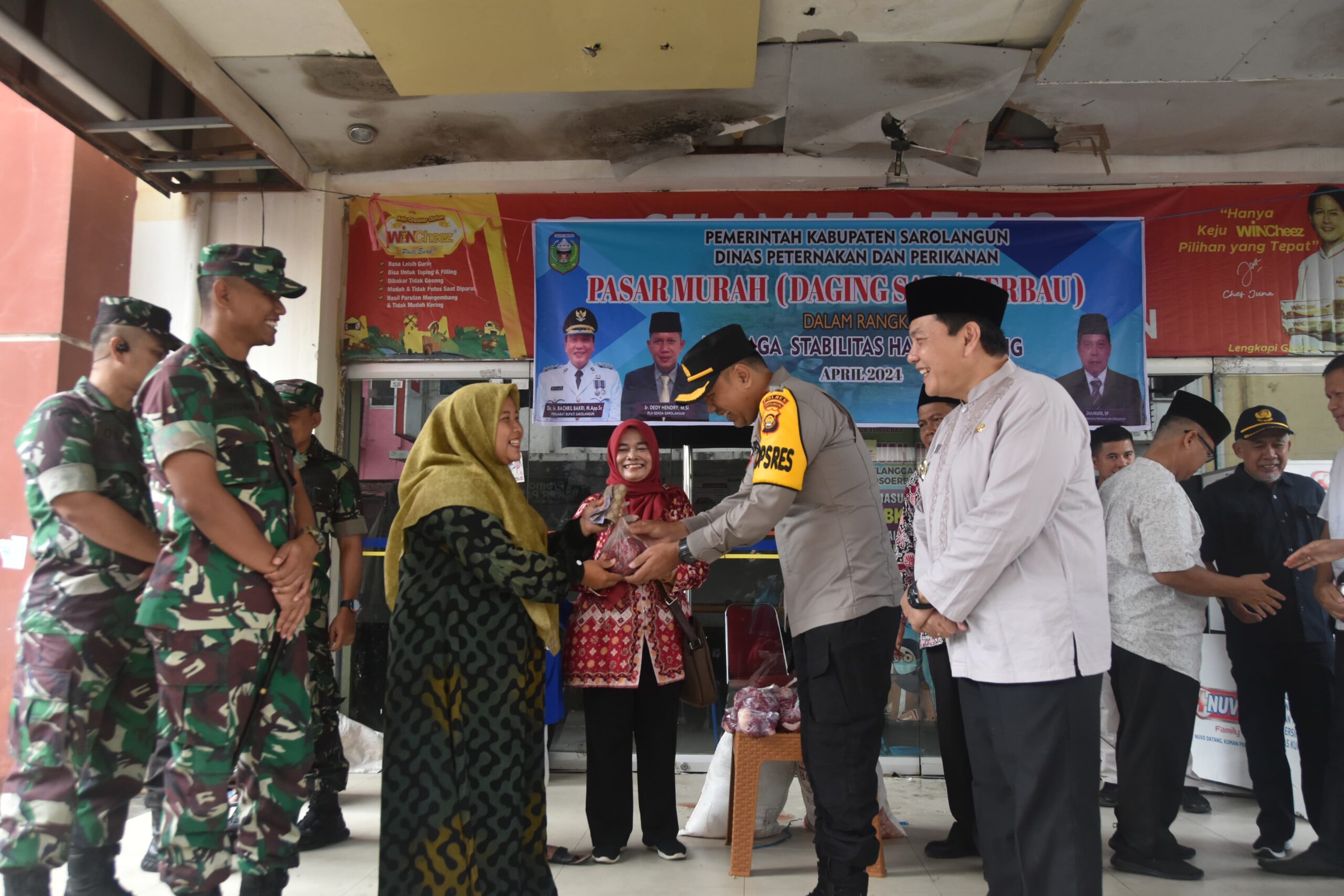 Pengendalian Inflasi,Forkopimda Sarolangan tergabung TNI Polri Laksanakan Sidak Pasar