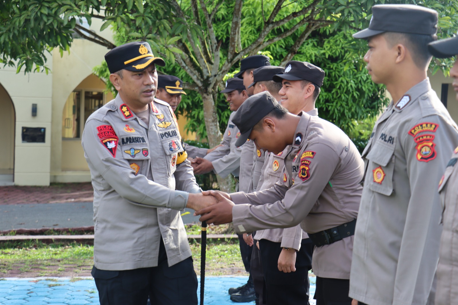 Operasi Ketupat 2024 berakhir, AKBP Budi Prasetya Pimpin Apel Sampaikan Terimakasih dan Salami Seluruh Personil