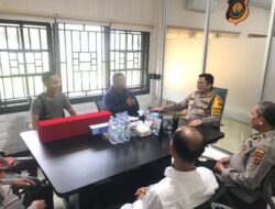 Gelar Jum’at Curhat, Kapolres Merangin Tampung Keluhan Dan Masukan Tokoh Suku Anak Dalam Desa Lantak Seribu