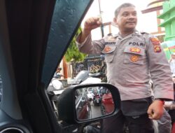 Aksi Spontan Aiptu. Arbianto Atur Lalulintas macet depan SMPN-4 Merangin.