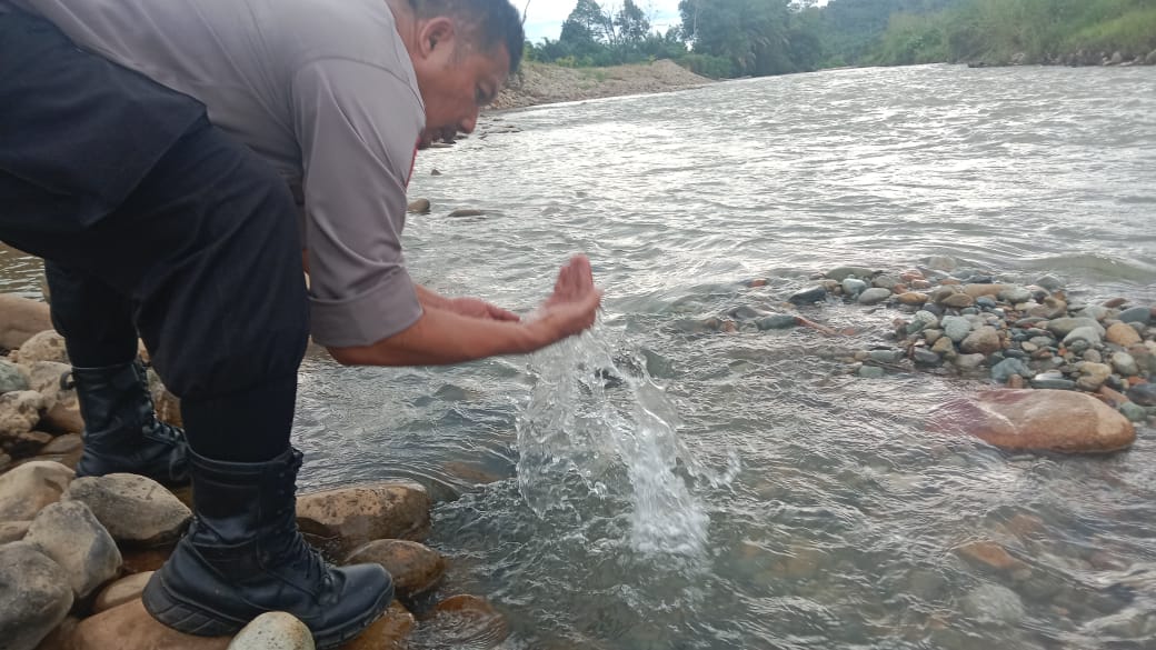 Sungai Batang Pelepat Kembali Jernih, Kapolsek Apresiasi Warga telah menjaga Lingkungan