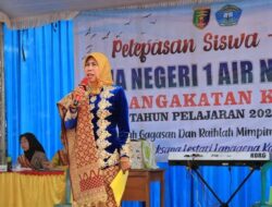 Pelepasan Siswa-Siswi Kelas XII SMA N 1 AIR NANINGAN