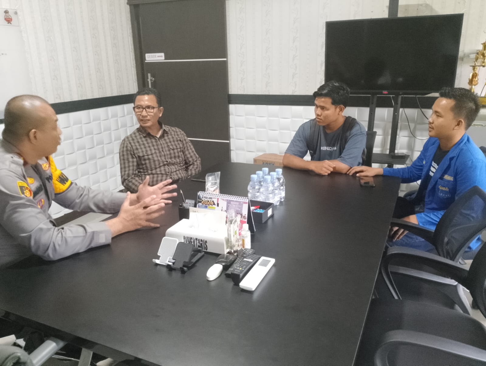 Kompol. M.T. Siregar. SE. S.IK., Terima Kunjungan Perwakilan PMII Cabang Merangin guna Diskusi Menjelang Pemilukada 2024.