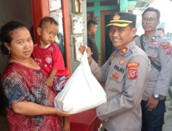 Kapolsek Gempol Kompol Rynaldi Nurwan, S.H.,M.H datangi dan santuni balita stunting Desa pegagan “CEGAH STUNTING ITU PENTING.