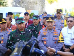 Kapolri Jenderal Listyo Sigit Prabowo Bersama Panglima TNI Agus Subiyanto Melihat Langsung Kesiapan Venue GMK