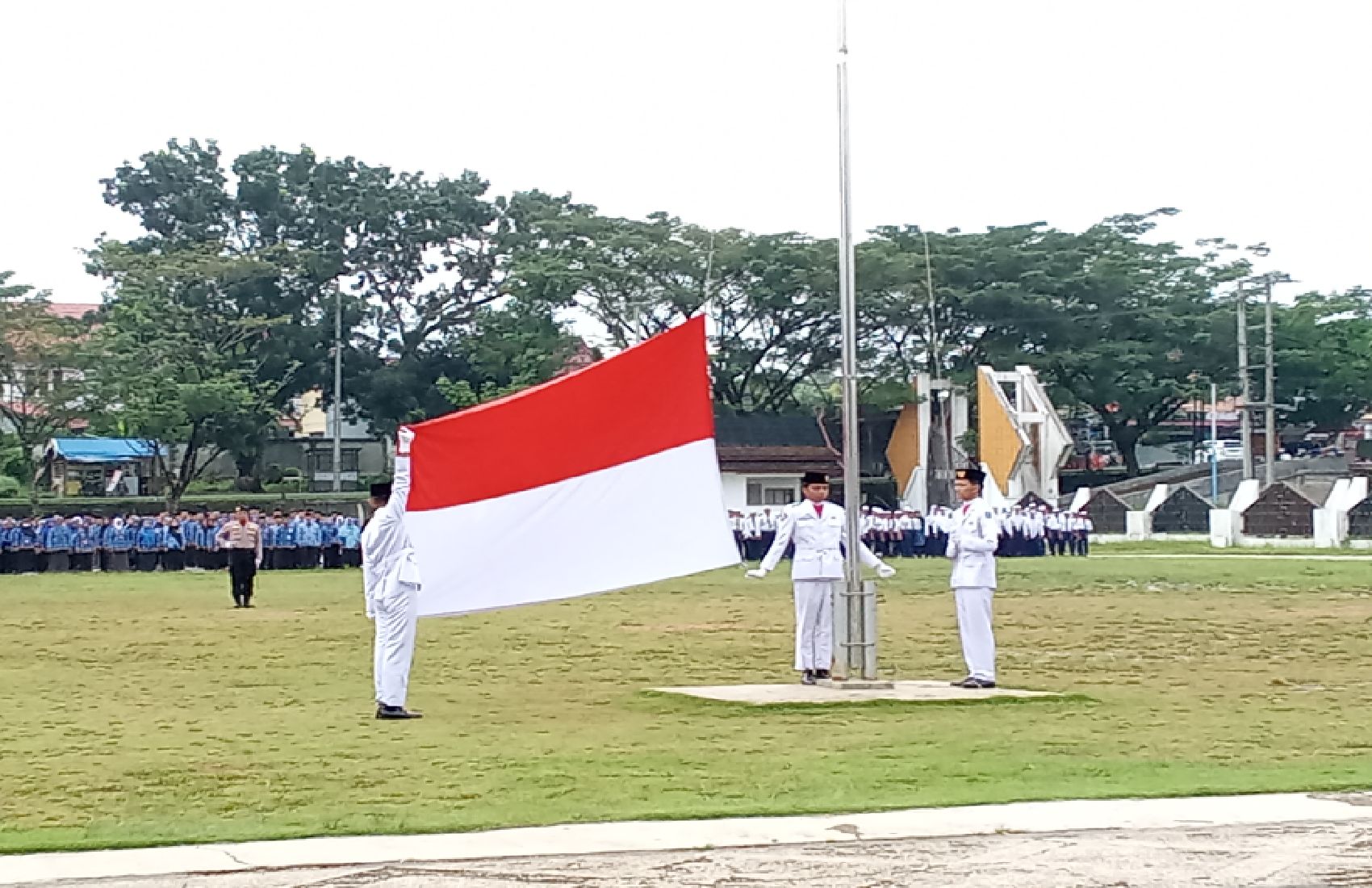 Dandim 0420/Sarko dan Kapolres Merangin dampingi PJ Bupati Merangin Peringati Hari Kebangkitan Nasional.