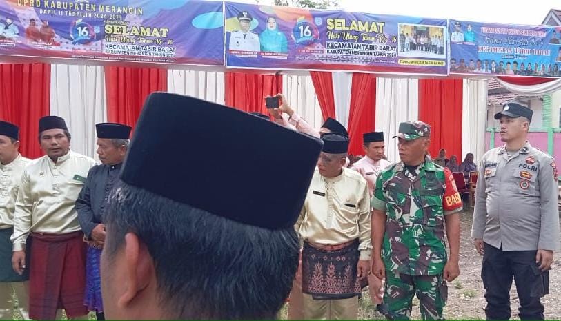 Babinsa 420-08/Tabir Menghadiri Undangan Upacara HUT Kecamatan Tabir Barat Ke-16