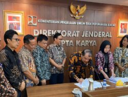 H Mukti Tandatangani Hibah Barang Milik Negera Sekaligus Usulan Optimalisasi dan Pengembangan Perumda Tirta Merangin 2025