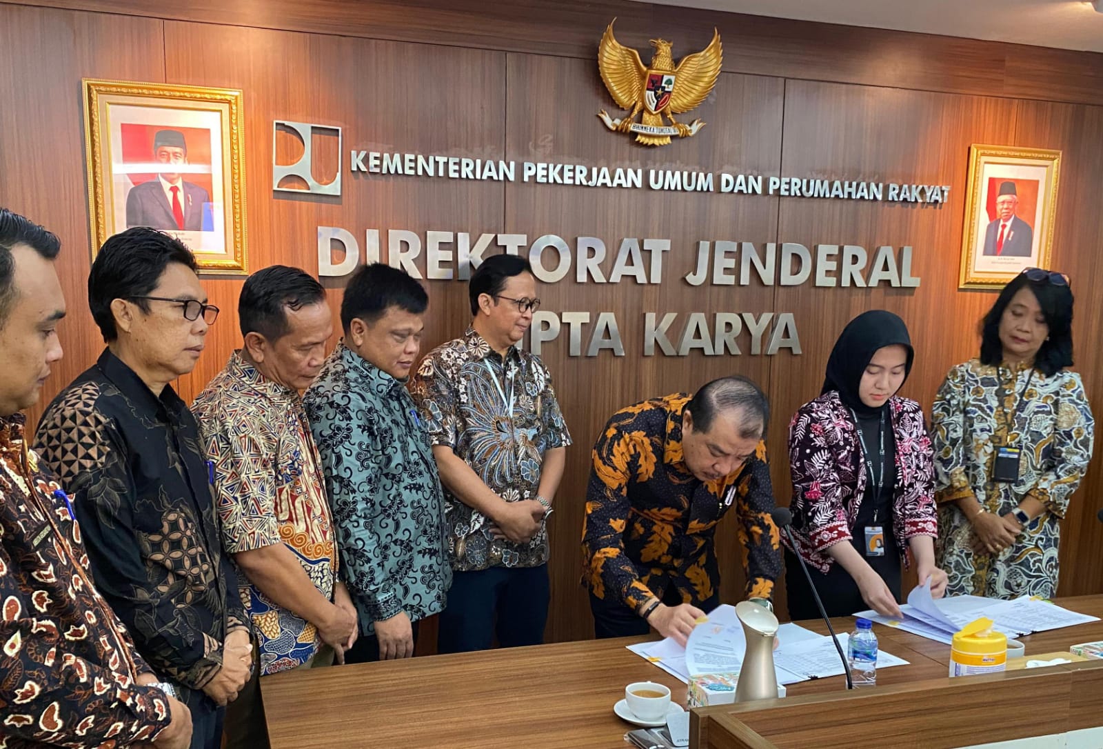 H Mukti Tandatangani Hibah Barang Milik Negera Sekaligus Usulan Optimalisasi dan Pengembangan Perumda Tirta Merangin 2025