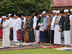 Polres Sarolangun Gelar Sholat Idul Adha Bersama Masyarakat Dan Pemotongan Hewan Kurban