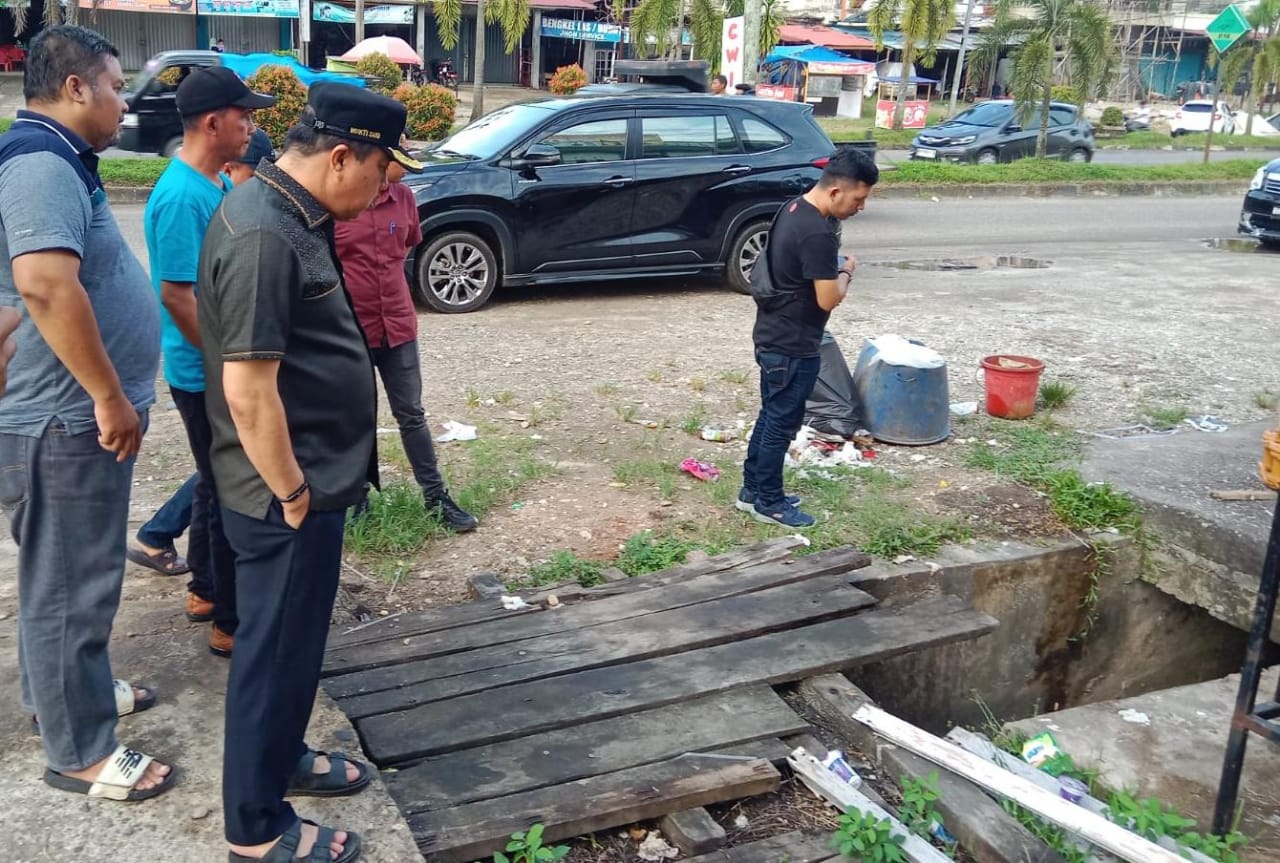 Rusaknya ruas jalan-jalan dalam Kota Bangko menjadi beban pikiran Pj Bupati Merangin