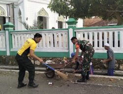 Solid, Serda Fendi Bersama Bhabinkamtibmas Dan Warga Pulerejo Bersihkan Lingkungan