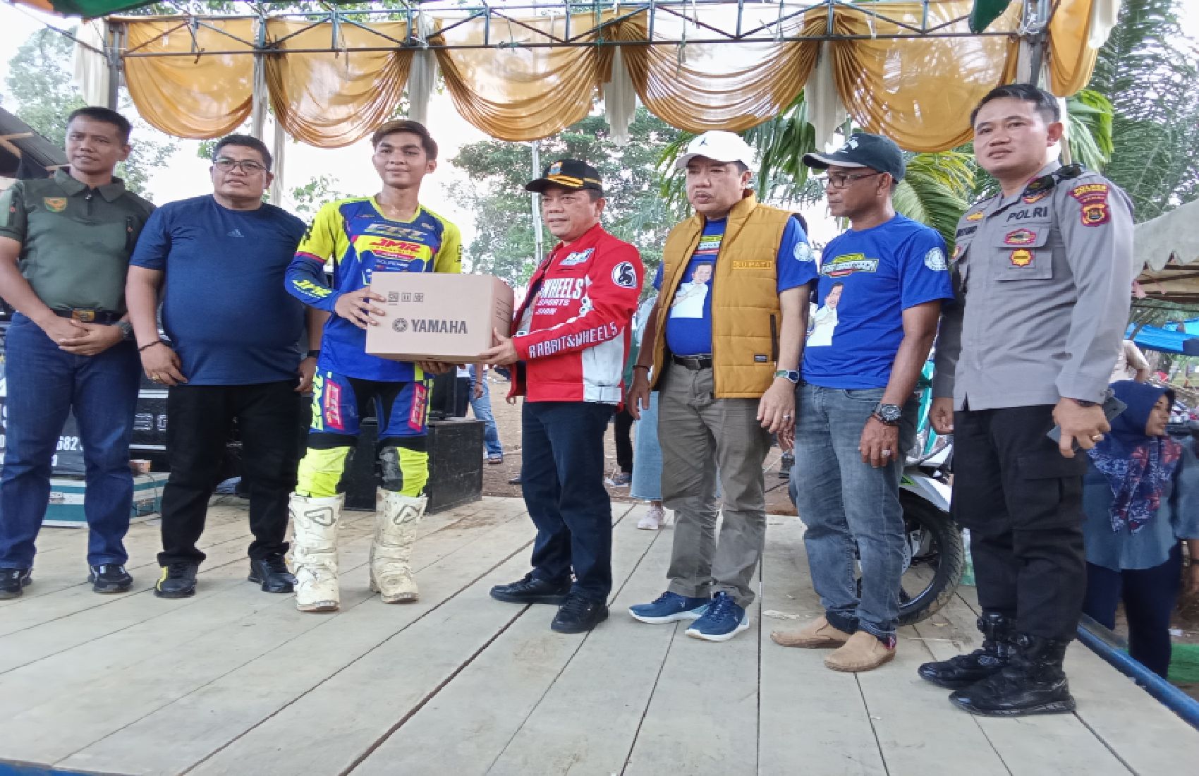 Dandim 0420/Sarko dampingi Gubernur saat Kejuaraan Grasstrack di Sircuit Mamak Panglimo Kawo Bangko