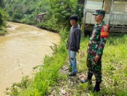 Babinsa Patroli Wilayah Waspada Bencana Alam, Banjir Dan Longsor