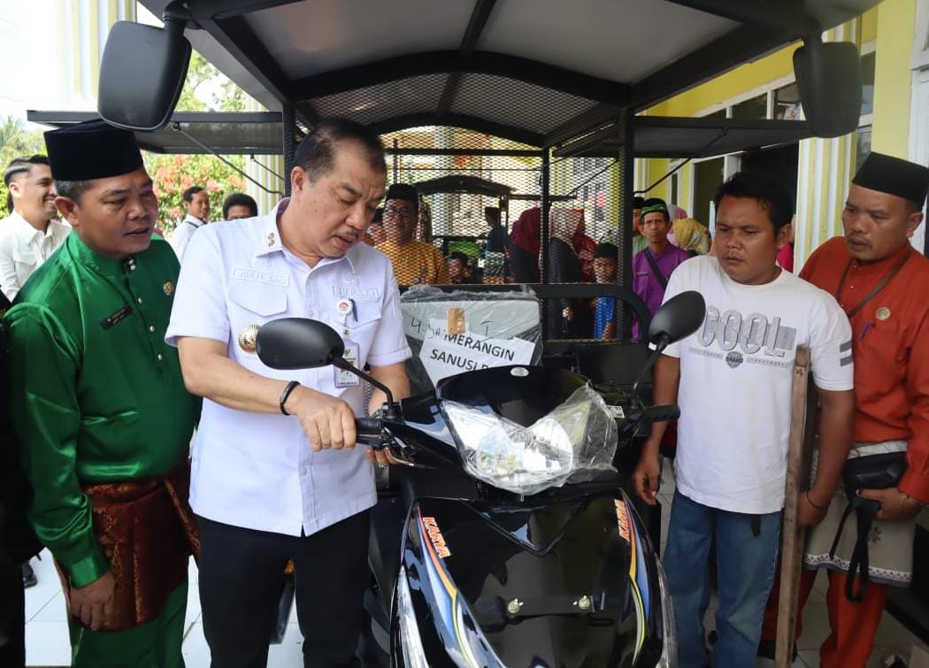 Manfaatkan Bantuan Sepeda Motor Niaga dengan Baik Untuk Buka Bengkel dan Dagang Manisan keliling