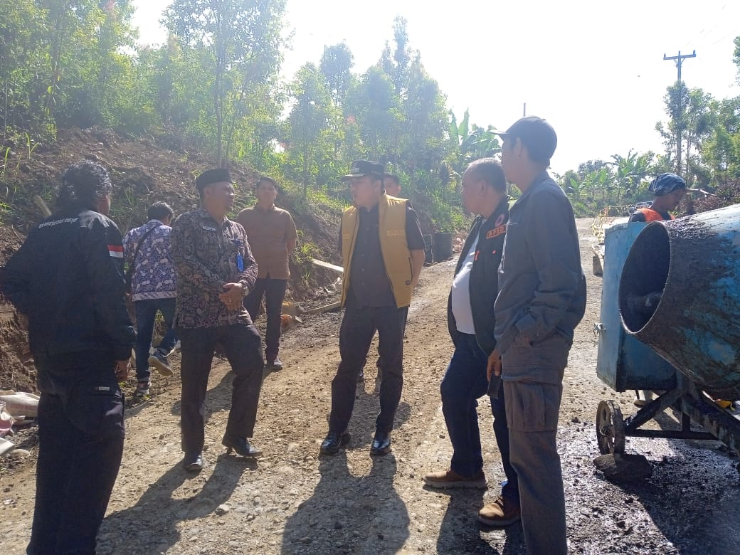 Ruas Jalan Beringin Tinggi Diperbaiki, Pj Bupati Merangin Turun Cek Lokasi