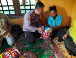 Komunitas Jum’at Berkah Tabir Selatan Sambangi Warga dan Rutin Berikan Bansos