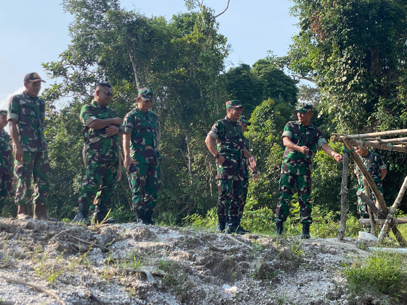 Tim Sahli Kasad Brigjen TNI Asep Dedi Dermadi, S.I.P Tinjau Lokasi Rencana Pembentukan Batalyon Penyangga Daerah Rawan (PDR)