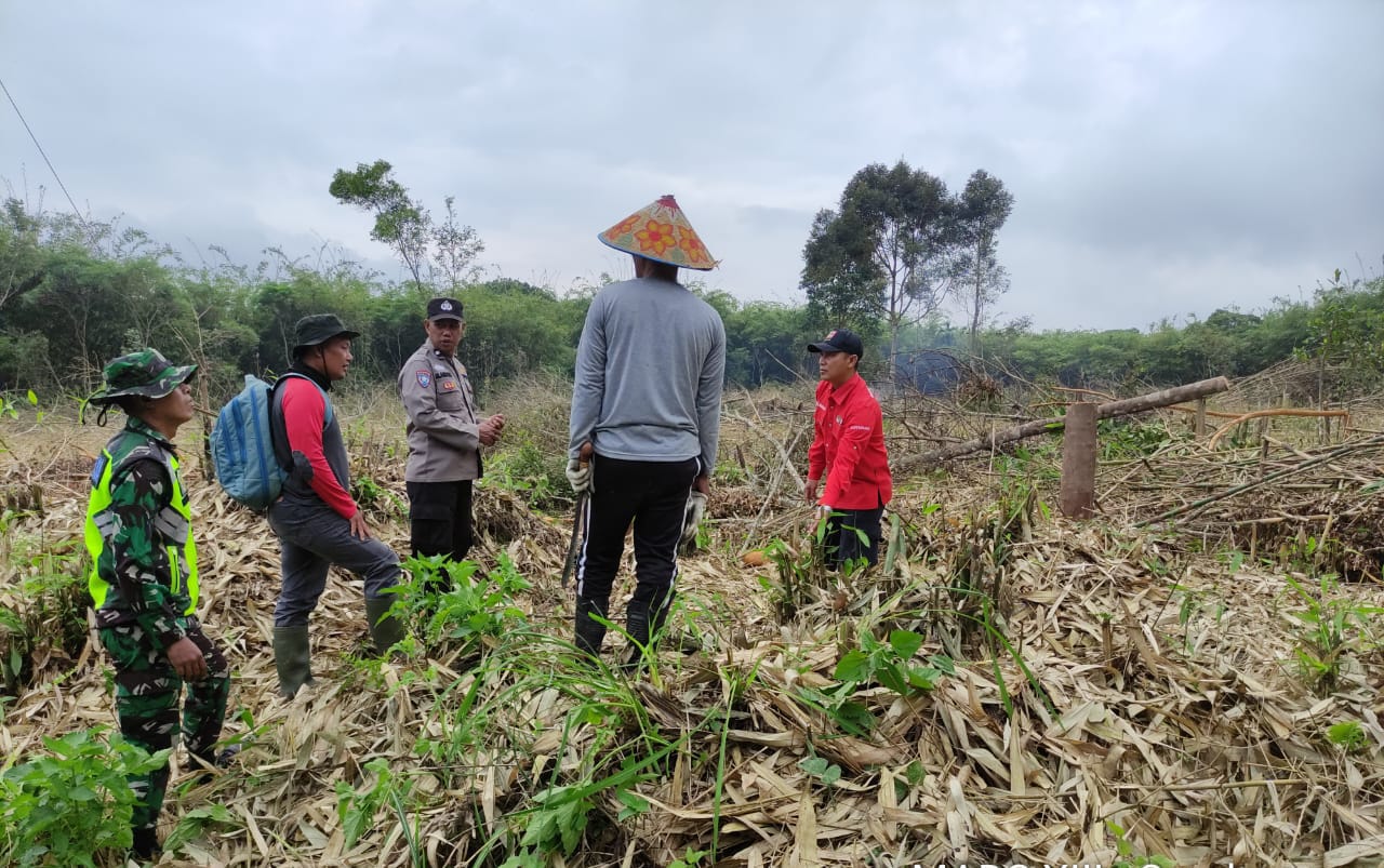 Babinsa, Bhabinkamtibmas dan Manggala Agni Laksanakan Patroli Terpadu Pencegahan Karhutla