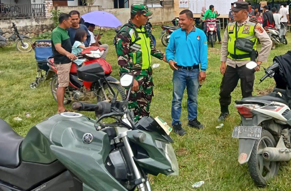 Babinsa Komsos Dengan Warga Di Desa Binaan Supaya Silaturahmi Tetap Terjaga