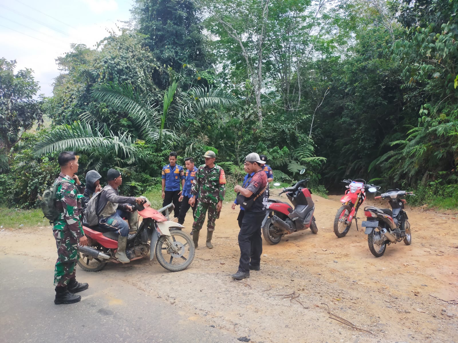 Cegahan Karhutla Di Wilayah Binaan Babinsa Laksanakan Patroli Bersama Diwilayahnya