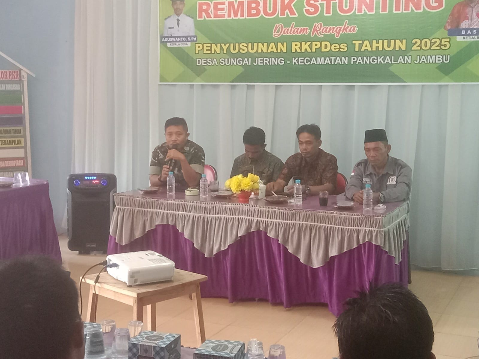 Aktif Komsos Bersama Perangkat Desa Menjadikan Hubungan Kerja Antara Babinsa Dan Aparat Desa Semakin Solid