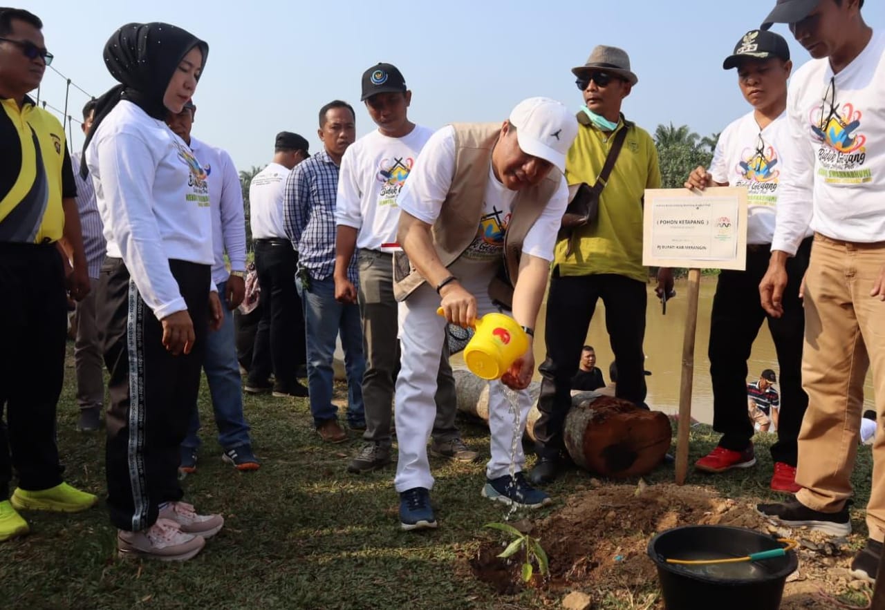 Kenduri Swarnabhumi Diawali Senam Massal Geopark Pj Bupati dan Rombongan Tabur Benih Ikan, Tanam Pohon dan Pungut Sampah