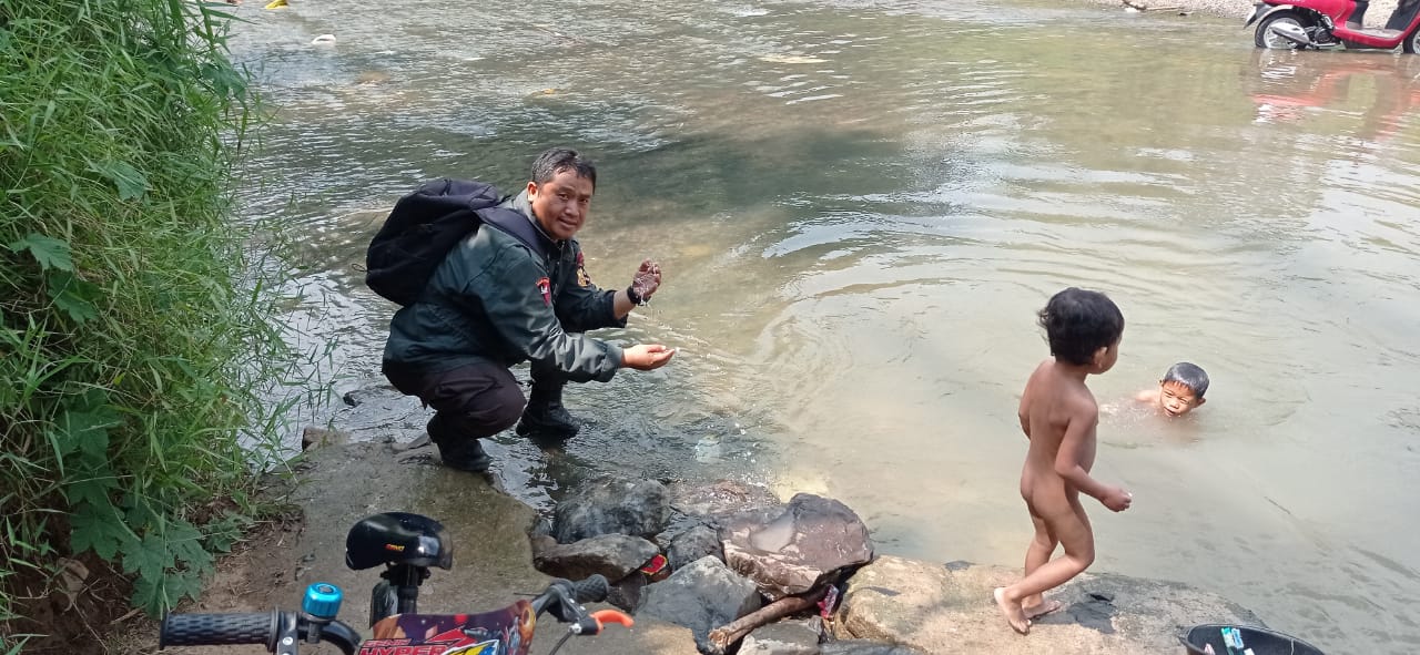 Sungai Batang Senamat berangsur Jernih,Personil Polsek Pelepat sebutkan,Lapor bila ada kegiatan Ekploitasi Mineral di wilayahnya.