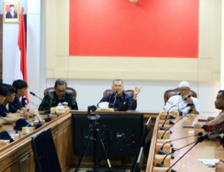 “Wakil Bupati Natuna Sambut Tim KKN-PPM UGM ‘Pesona Natuna 2024