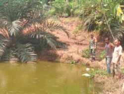 Langkah Cepat Penanggulangan Karhutla, Babinsa Koramil 420-08/Tabir Bersama Warga Cek Lokasi Sumber Air