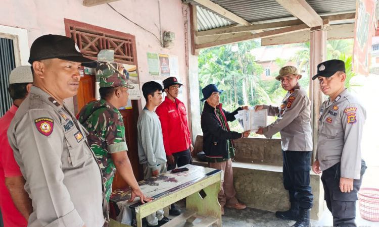 Tim Terpadu Sosialisasi Cegah Karhutla Polsek Barang Asai dan Koramil 0420-01/Sarko