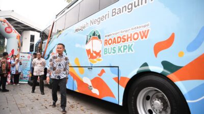 ROADSHOW BUS KPK 2024 : Bey Machmudin: Keluarga Berperan Penting Dukung Gerakan Antikorupsi