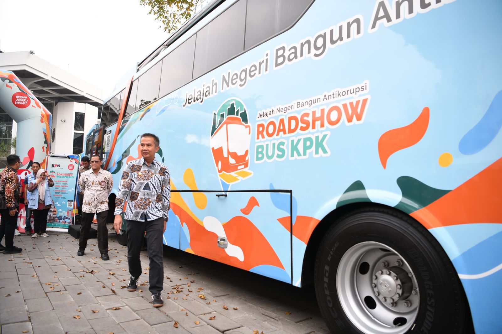 ROADSHOW BUS KPK 2024 : Bey Machmudin: Keluarga Berperan Penting Dukung Gerakan Antikorupsi