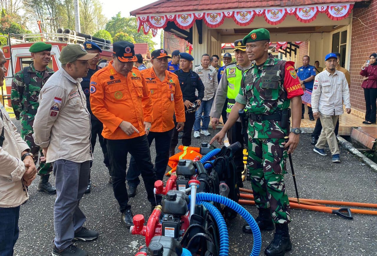 Dandim 0420/Sarko Hadiri Apel Siaga Dan Gelar Peralatan Dalam Rangka Kesiapan Menghadapi Karhutla 