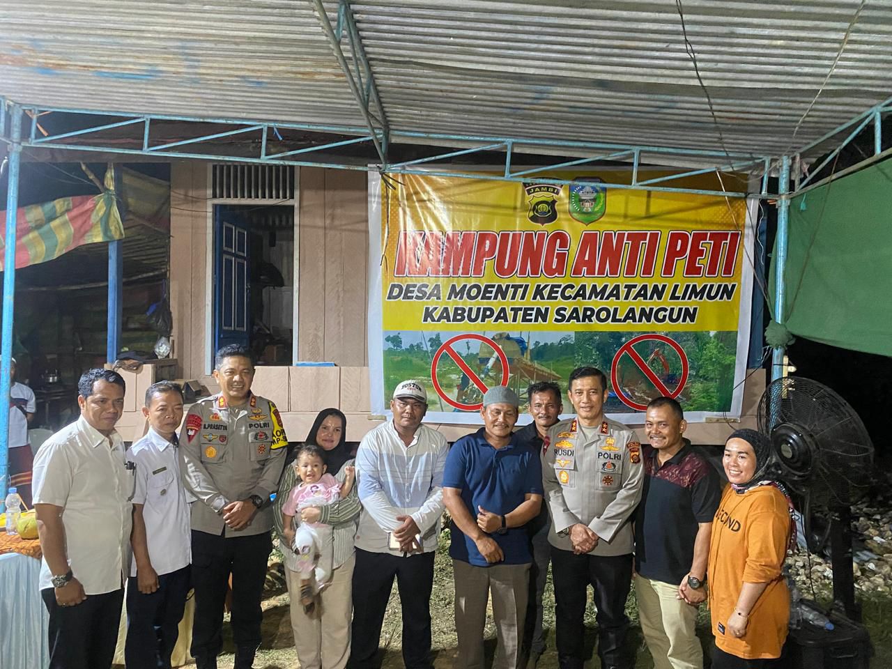 Kapolda Jambi Sambangi Kolam Ikan Di Desa Moenti Dalam rangka mengedukasi masyarakat untuk beralih dari aktivitas PETI.